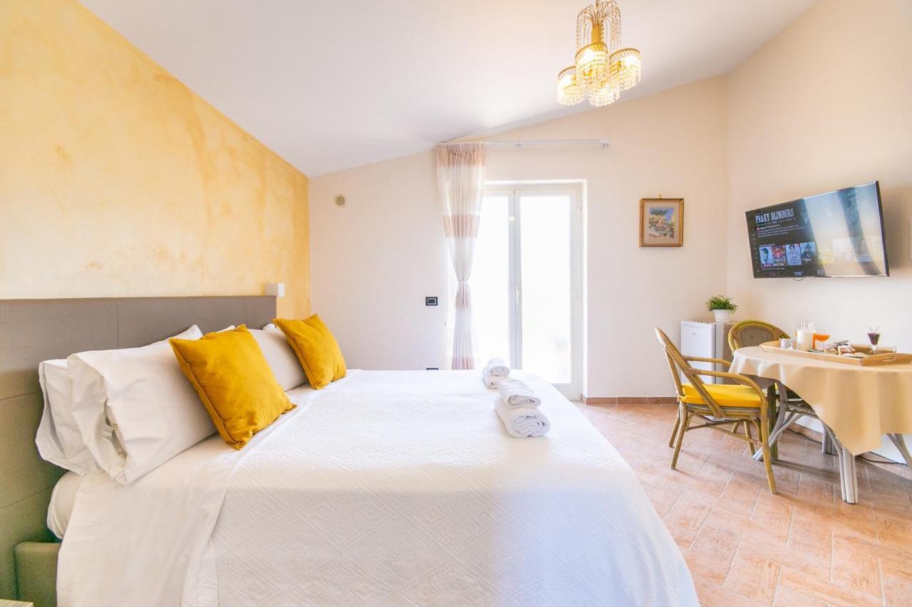 Bed and Breakfast Perla Stabia Кастелламмаре-ди-Стабия Экстерьер фото