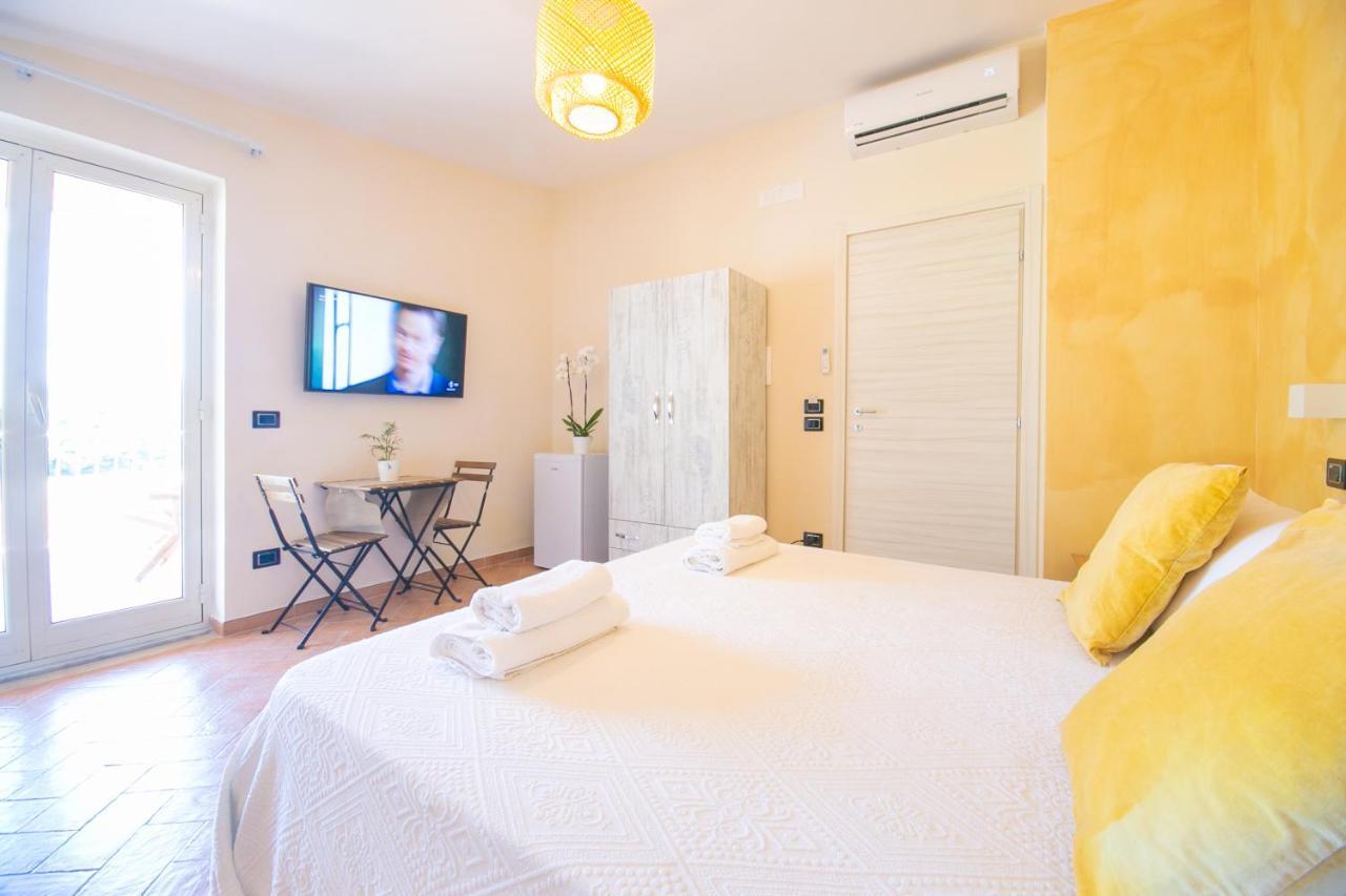 Bed and Breakfast Perla Stabia Кастелламмаре-ди-Стабия Экстерьер фото